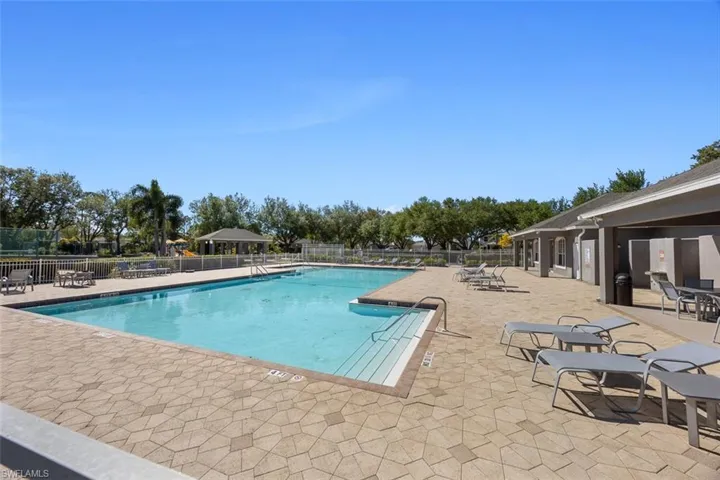 Community pool ans spa.