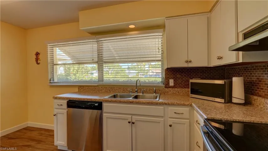 5249 Sunnybrook Ct, Cape Coral, Florida 33904