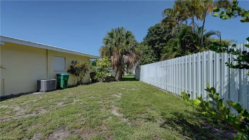 5249 Sunnybrook Ct, Cape Coral, Florida 33904