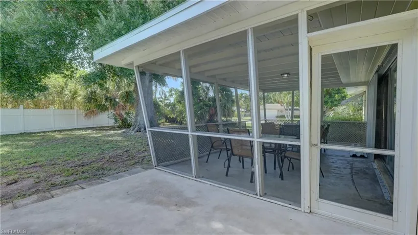 5249 Sunnybrook Ct, Cape Coral, Florida 33904