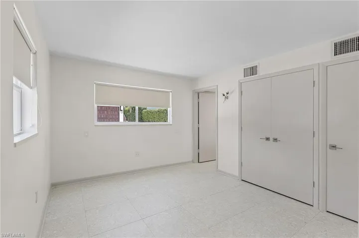 780  10th S AVE, Naples, FL 34102