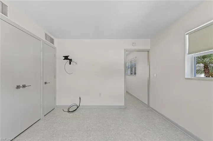 780  10th S AVE, Naples, FL 34102