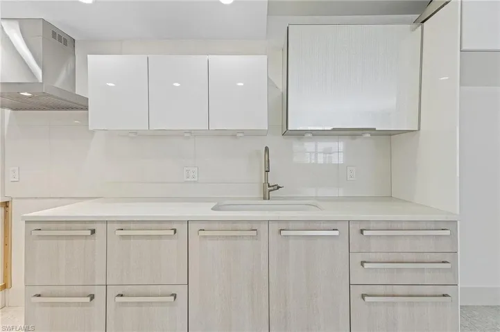 Modern Kitchen with Quartz Countertops