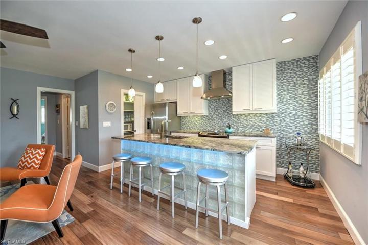 kitchen Bar