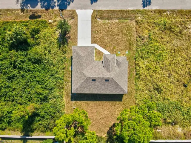 Aerial view of property and surrounding area
