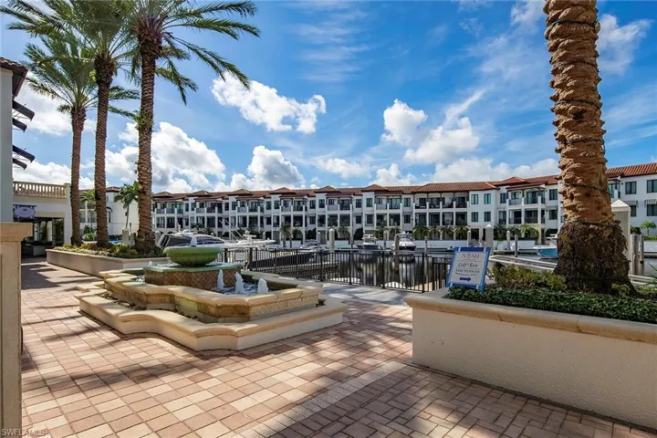 965  Sandpiper  ST, Naples, FL 34102