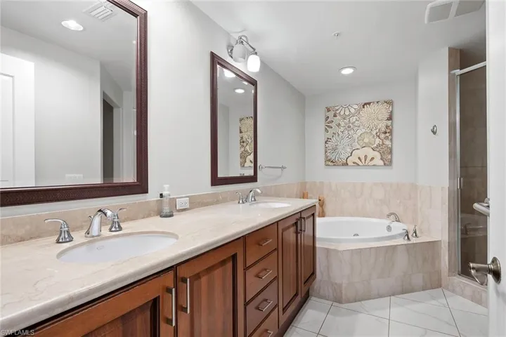965  Sandpiper  ST, Naples, FL 34102