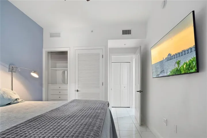 965  Sandpiper  ST, Naples, FL 34102