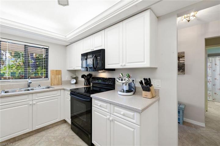 6050  Huntington Woods  DR, Naples, FL 34112