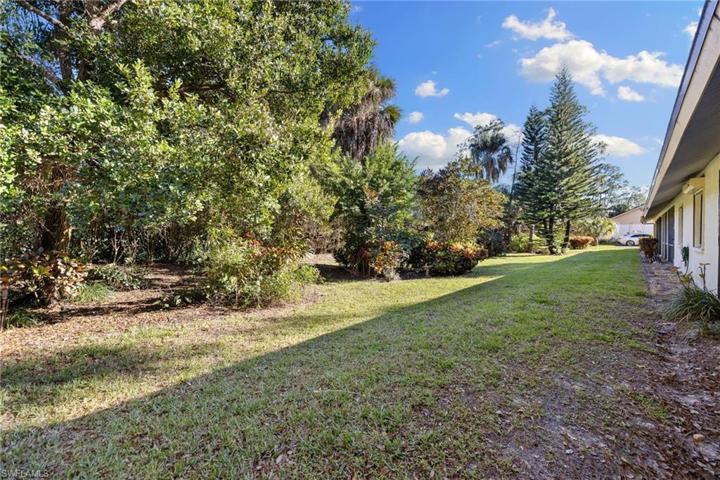 6050  Huntington Woods  DR, Naples, FL 34112