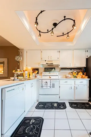 130 Cypress Way E 1, Naples, Florida 34110