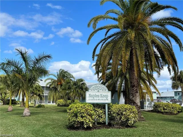 130 Cypress Way E 1, Naples, Florida 34110