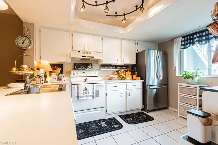 130 Cypress Way E 1, Naples, Florida 34110