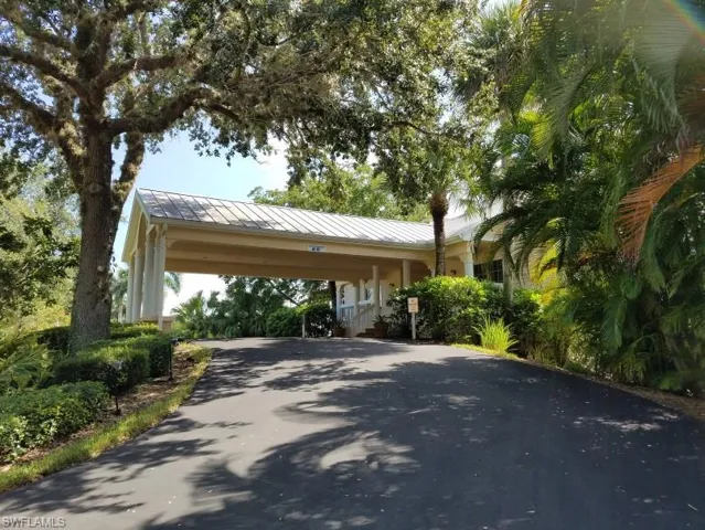 2885 Citrus Lake DR # 302, NAPLES FL 34109
