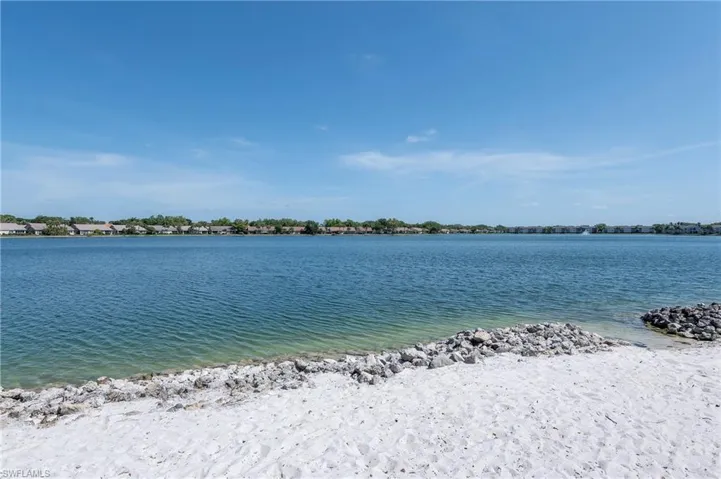 2885 Citrus Lake DR # 302, NAPLES FL 34109