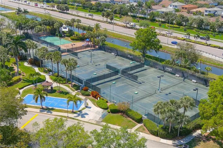 2885 Citrus Lake DR # 302, NAPLES FL 34109