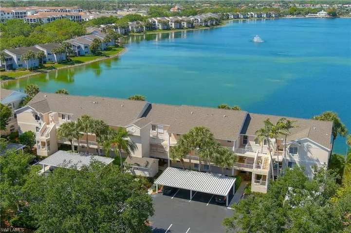 2885 Citrus Lake DR # 302, NAPLES FL 34109
