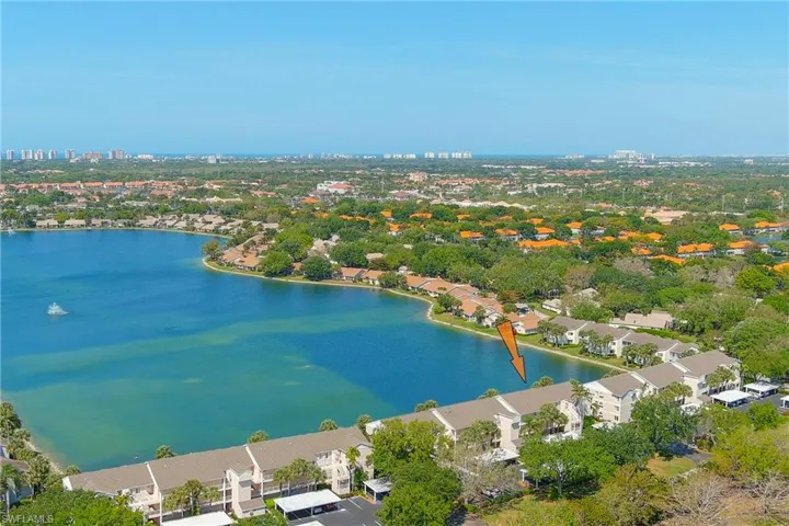 2885 Citrus Lake DR # 302, NAPLES FL 34109