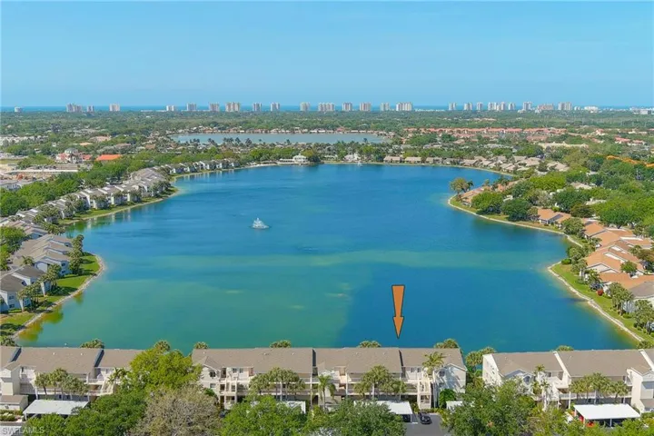 2885 Citrus Lake DR # 302, NAPLES FL 34109