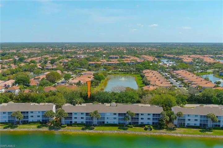 2885 Citrus Lake DR # 302, NAPLES FL 34109