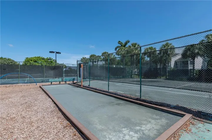 2885 Citrus Lake DR # 302, NAPLES FL 34109