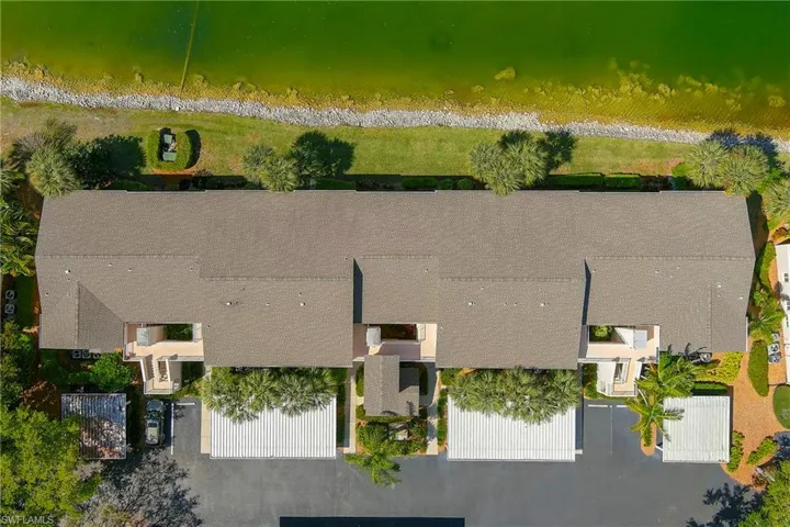 2885 Citrus Lake DR # 302, NAPLES FL 34109