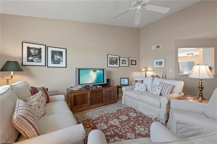 2885 Citrus Lake DR # 302, NAPLES FL 34109