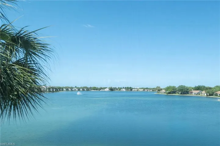 2885 Citrus Lake DR # 302, NAPLES FL 34109