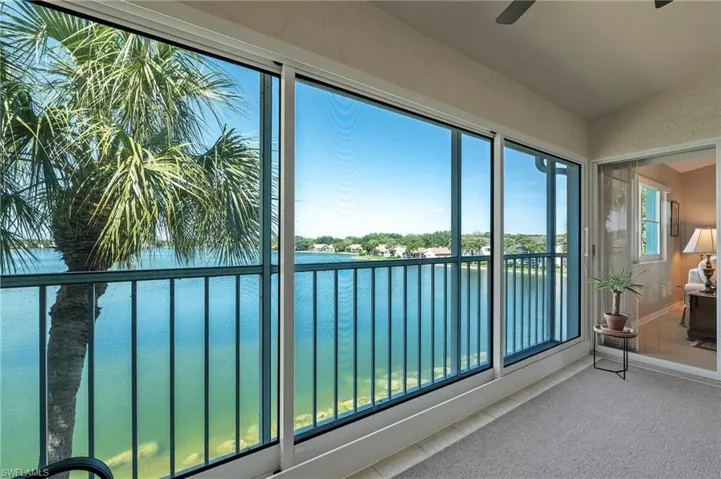 2885 Citrus Lake DR # 302, NAPLES FL 34109