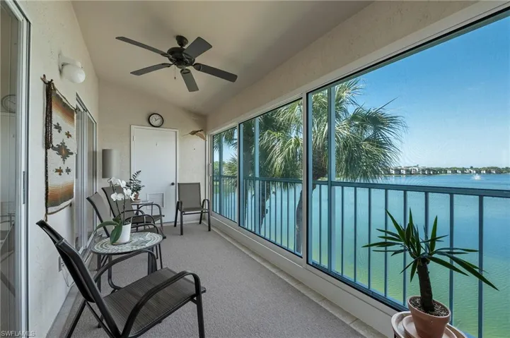 2885 Citrus Lake DR # 302, NAPLES FL 34109