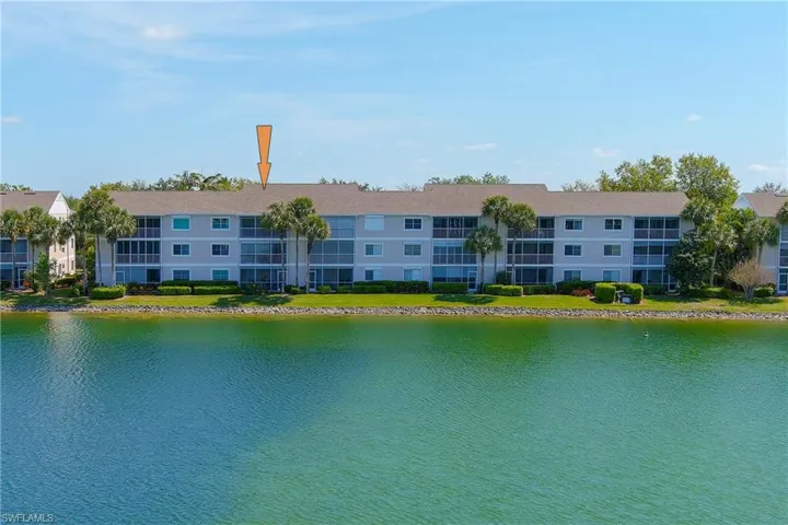 2885 Citrus Lake DR # 302, NAPLES FL 34109
