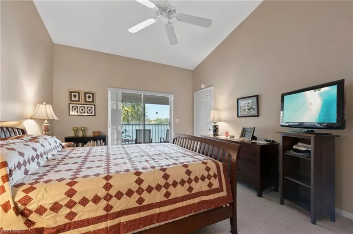 2885 Citrus Lake DR # 302, NAPLES FL 34109