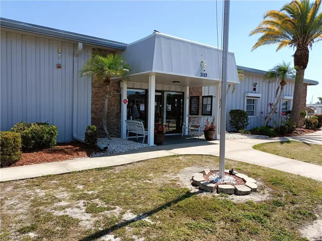 CLUBHOUSE