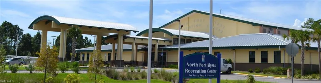 North Ft Myers  - REC CENTER 1/2 MI AWAY