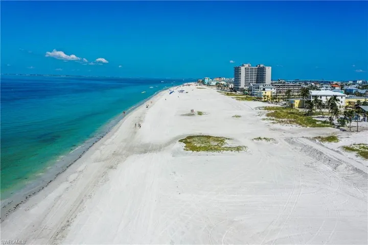 Beautiful Clean Beaches and water - picture was taken in june 2023 -