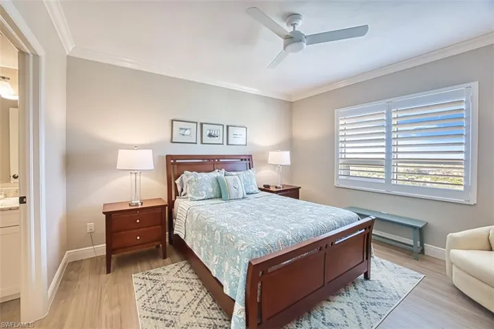 Guest_bedroom_wplantation_shutters