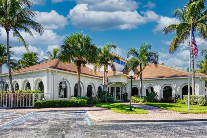 Newly_renovated_clubhouse