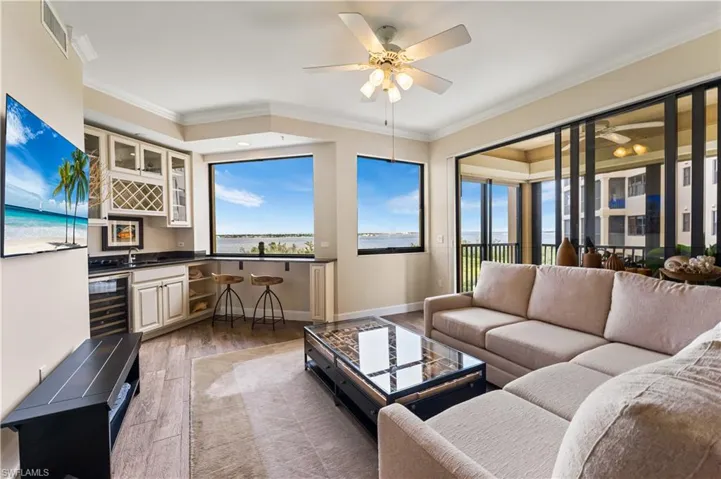 Sweeping views of the Caloosahatchee River.