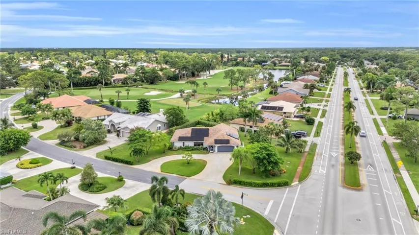 Birds eye view of property