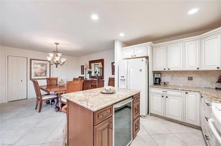 185  Lake Point  LN, Naples, FL 34112
