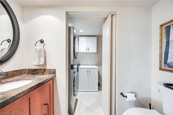 Full size laundry room