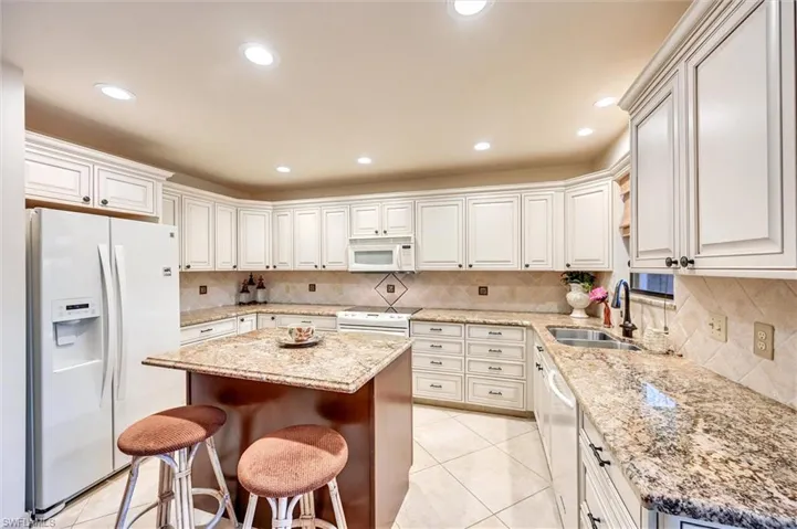 185  Lake Point  LN, Naples, FL 34112