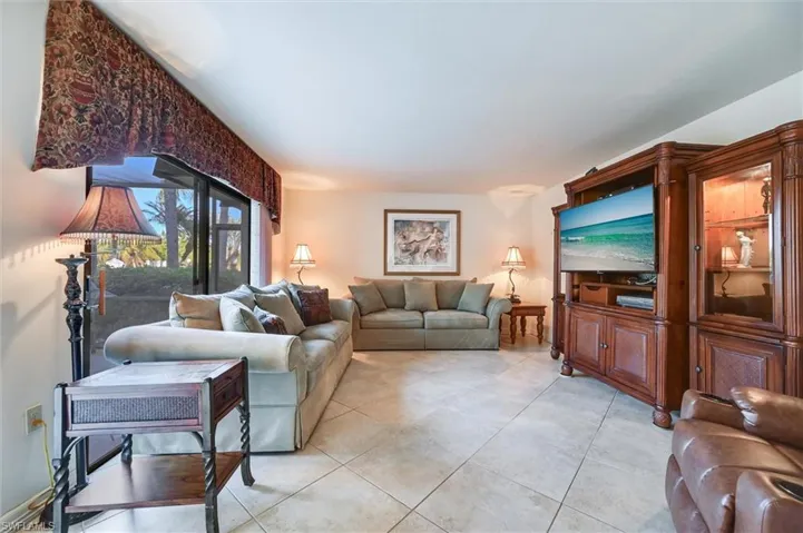 185  Lake Point  LN, Naples, FL 34112