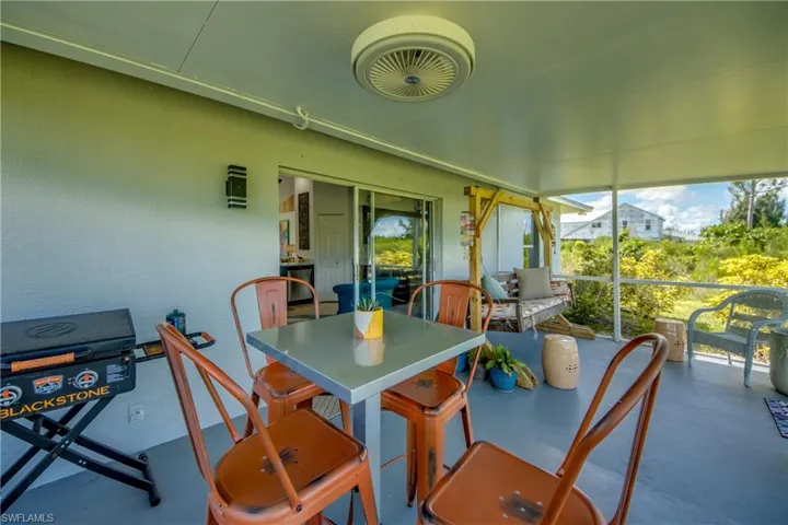 Spacious covered lanai