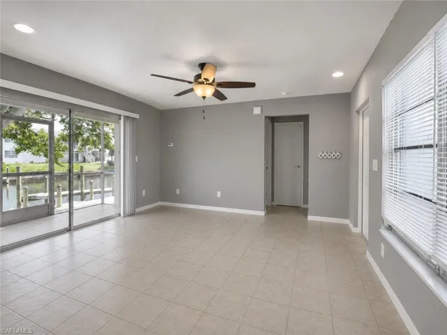 1107 Se 46th Ln E, Cape Coral, Florida 33904