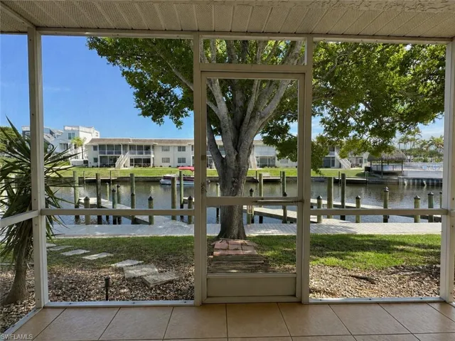 1107 Se 46th Ln E, Cape Coral, Florida 33904