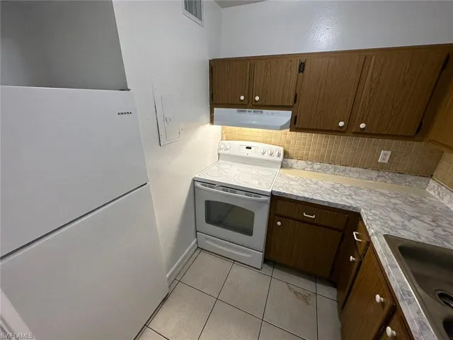 1830 Maravilla Ave 210, Fort Myers, Florida 33901