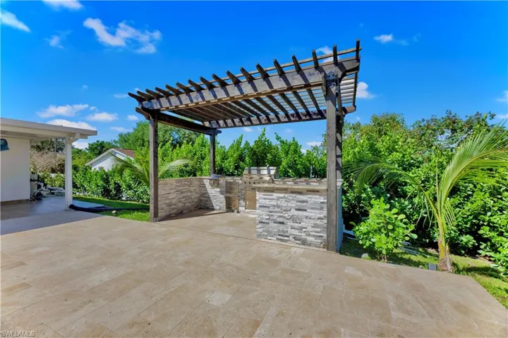 3314  2nd W ST, Lehigh Acres, FL 33971