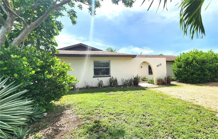 4615 SE 4th  PL, Cape Coral, FL 33904