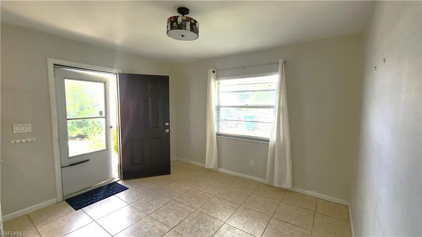 4615 SE 4th  PL, Cape Coral, FL 33904